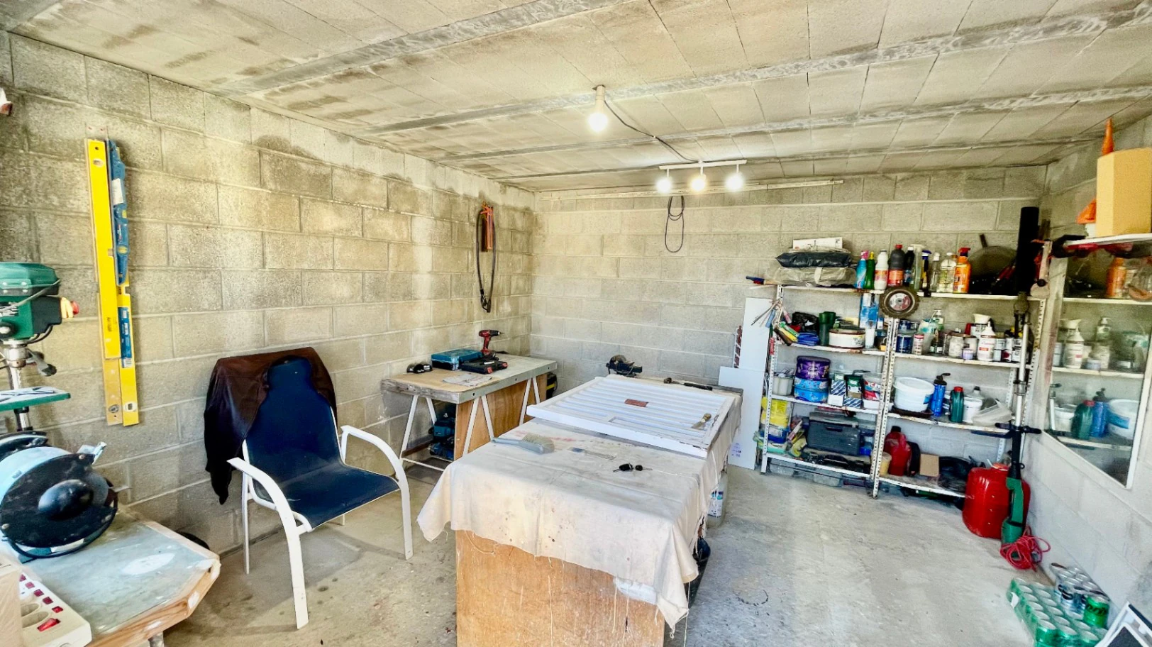 Villa en venta en Alcalali: fabulosas vistas a la montaña, excelente privacidad.