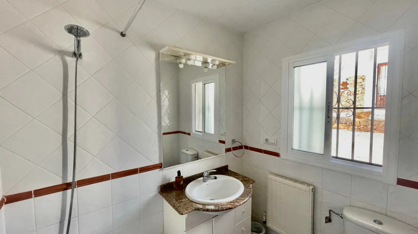 Fantastisch toevluchtsoord in finca-stijl – twee afzonderlijke woningen met twee zwembaden op een privéterrein van 2.032 m².