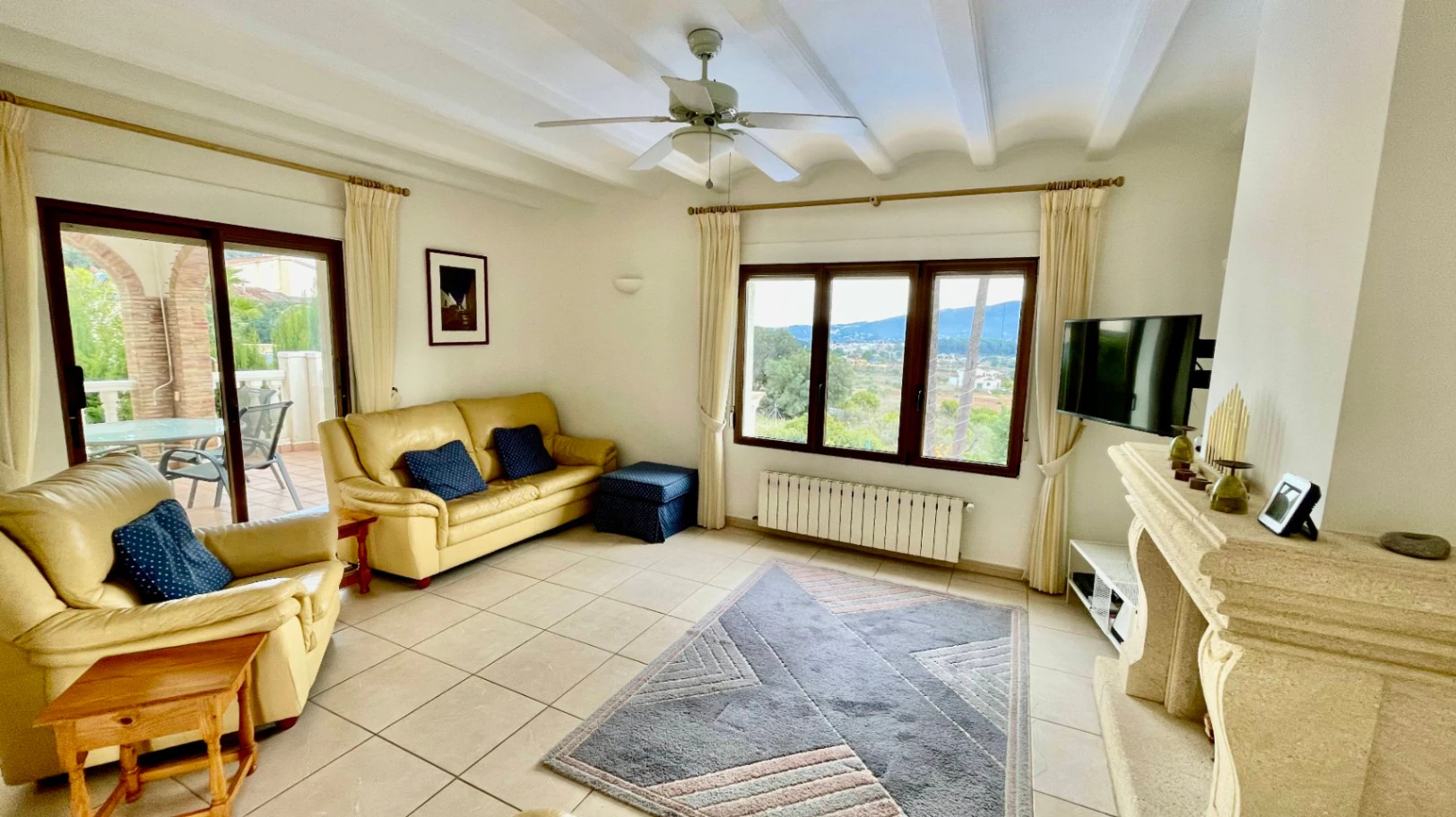 Villa en venta en Jalón: primera línea con espectaculares vistas orientadas al sur.