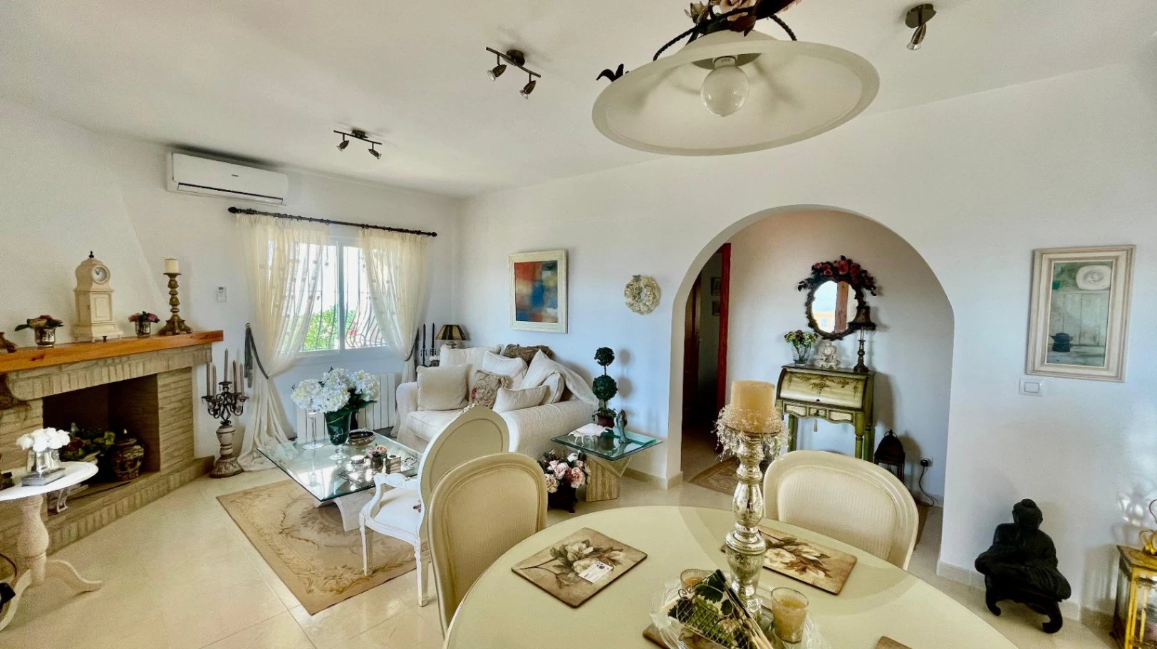 Villa en venta en Jalón: Espectaculares vistas al valle con orientación sur.