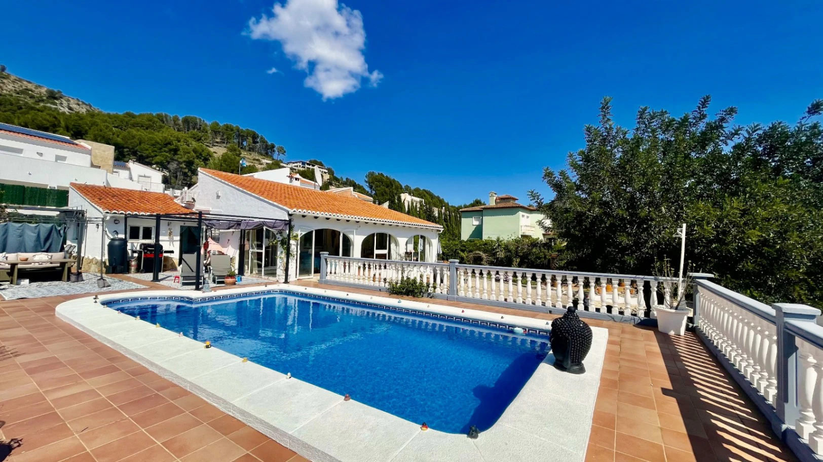 Villa for sale in Alcalali: One level, south-facing, generous plot
