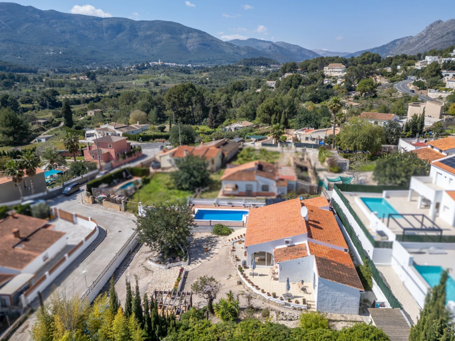 Villa for sale in Alcalali: One level, south-facing, generous plot
