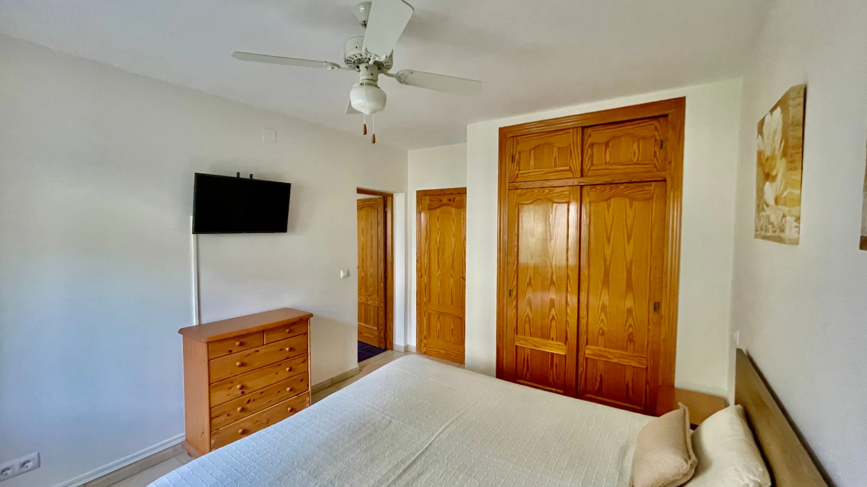 Villa en venta en Jalón: primera línea con espectaculares vistas orientadas al sur.