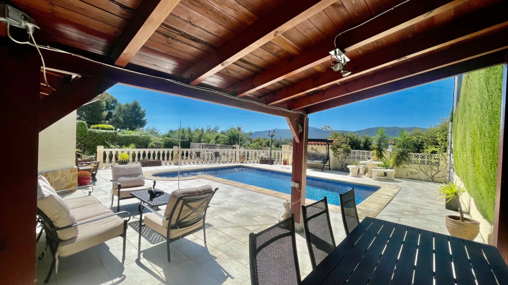 Villa en venta en Alcalalí: Ubicación privilegiada, espaciosa de una sola planta.