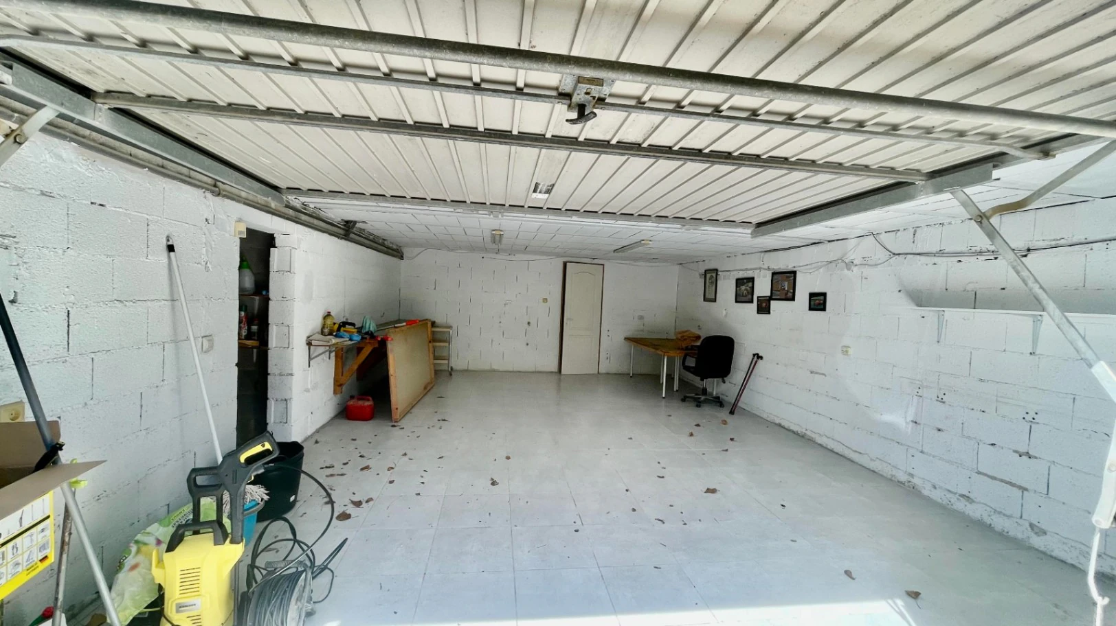 Villa en venta en Alcalalí: Ubicación privilegiada, espaciosa de una sola planta.