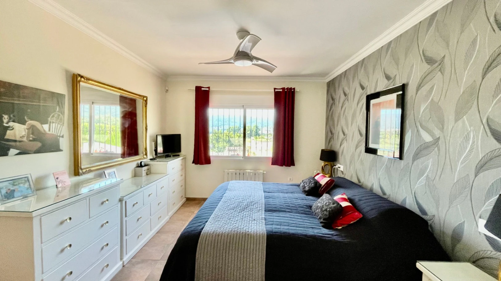 Villa en venta en Alcalalí: Ubicación privilegiada, espaciosa de una sola planta.