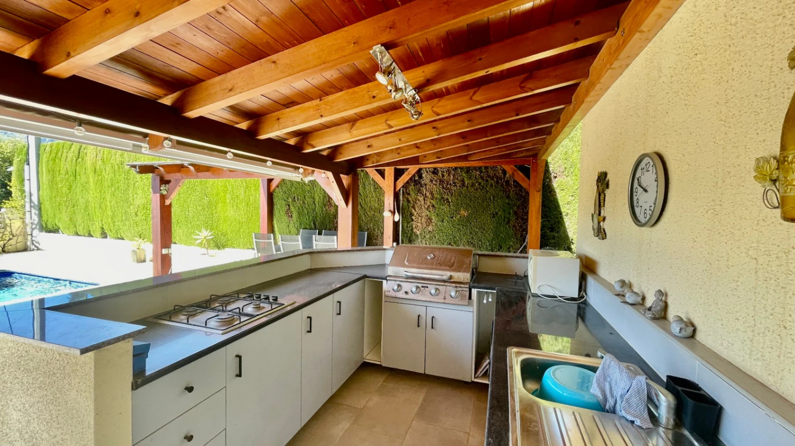 Villa en venta en Alcalalí: Ubicación privilegiada, espaciosa de una sola planta.