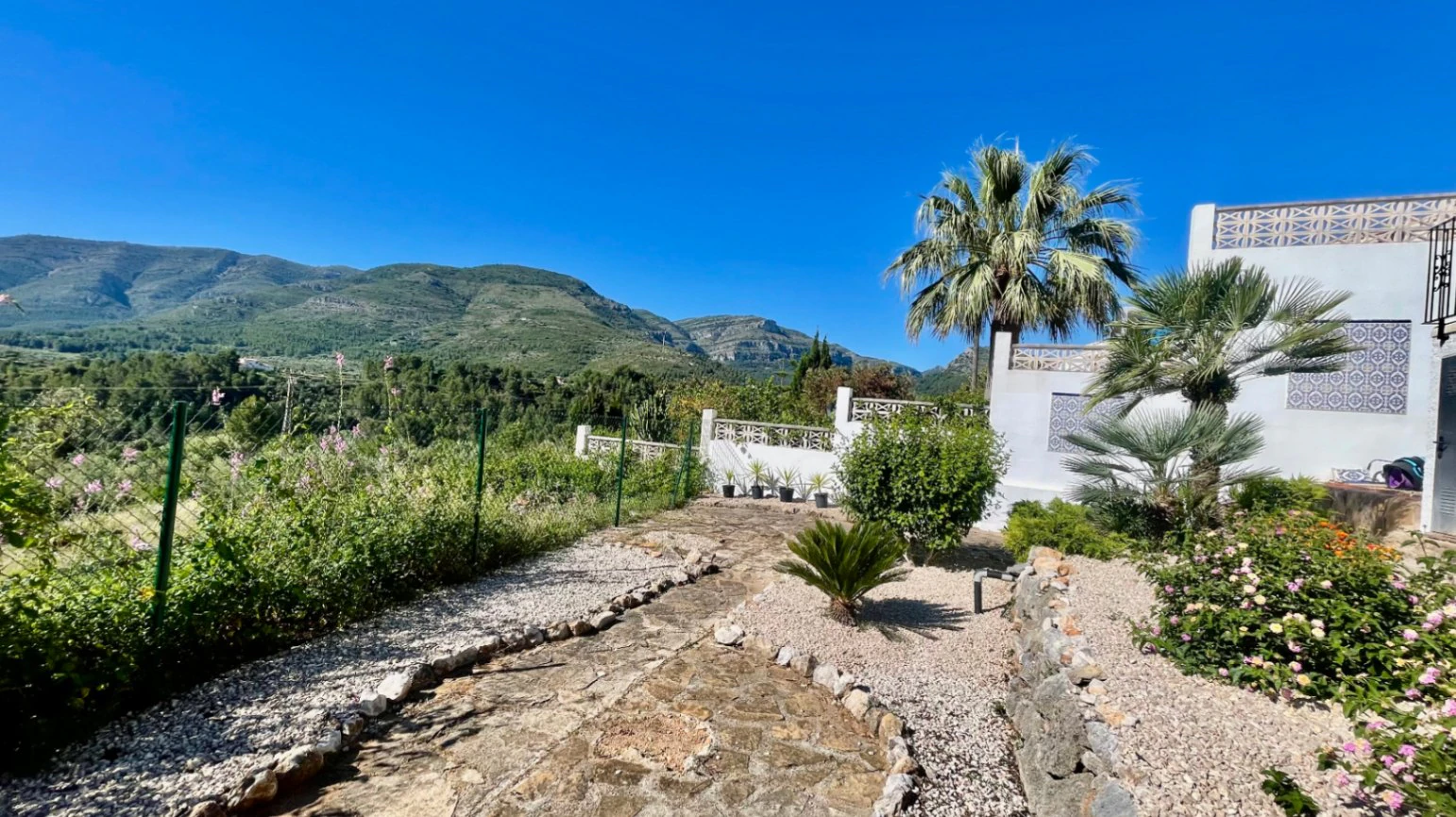 Villa zu verkaufen in Benigembla: Hohe Spezifikation, fabelhafte Ausblicke