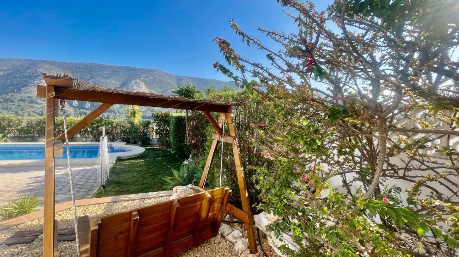Villa for sale in Pedreguer - Impressive, modern, spectacular views