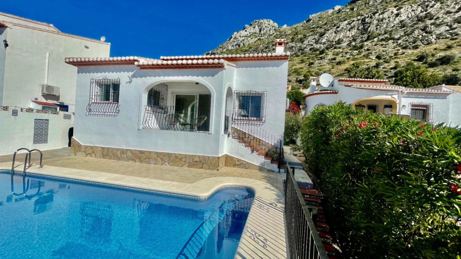 Villa for sale in Benigembla: High specification, fabulous views