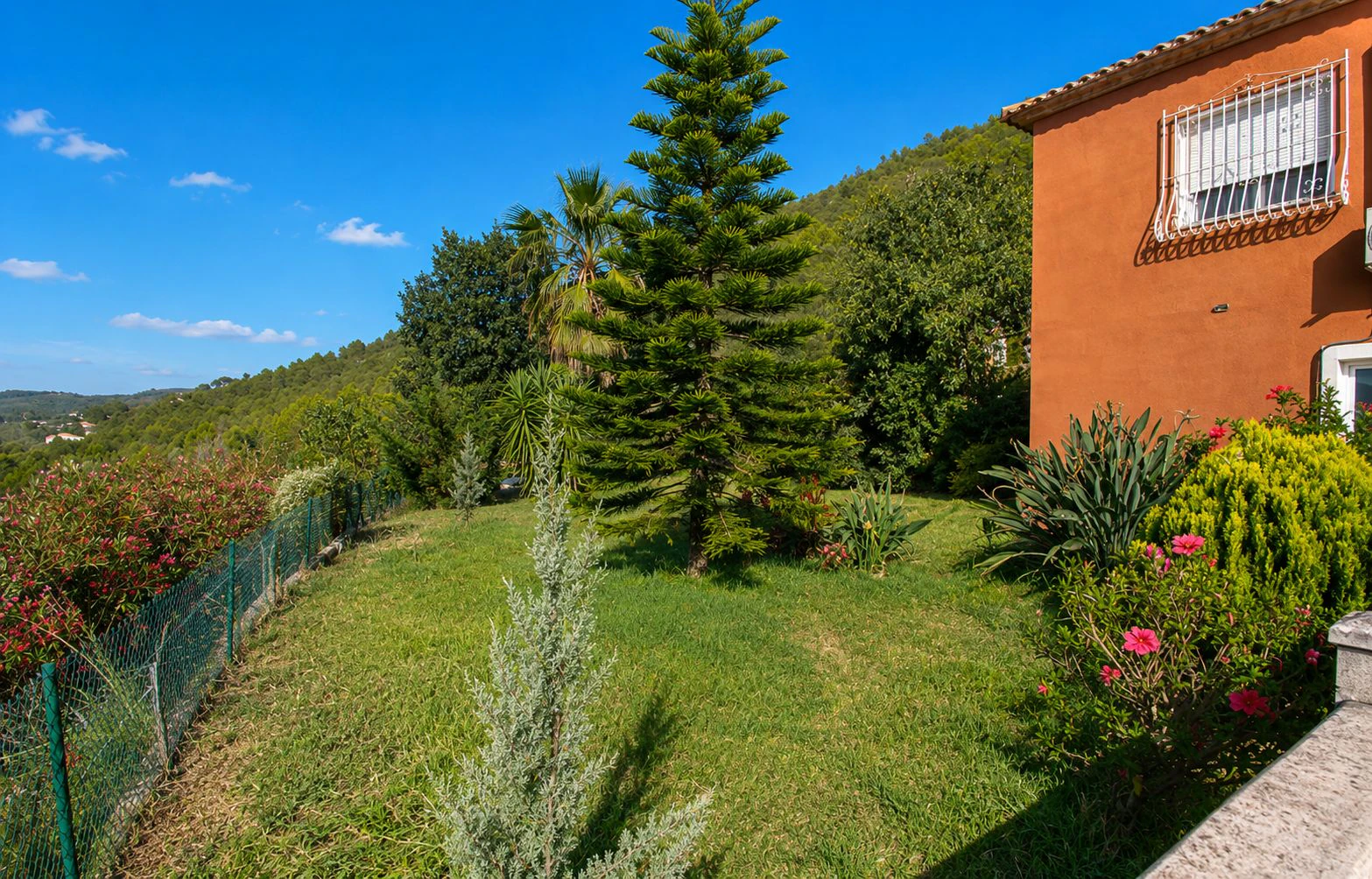 Villa for sale in Lliber: Panoramic views, large plot