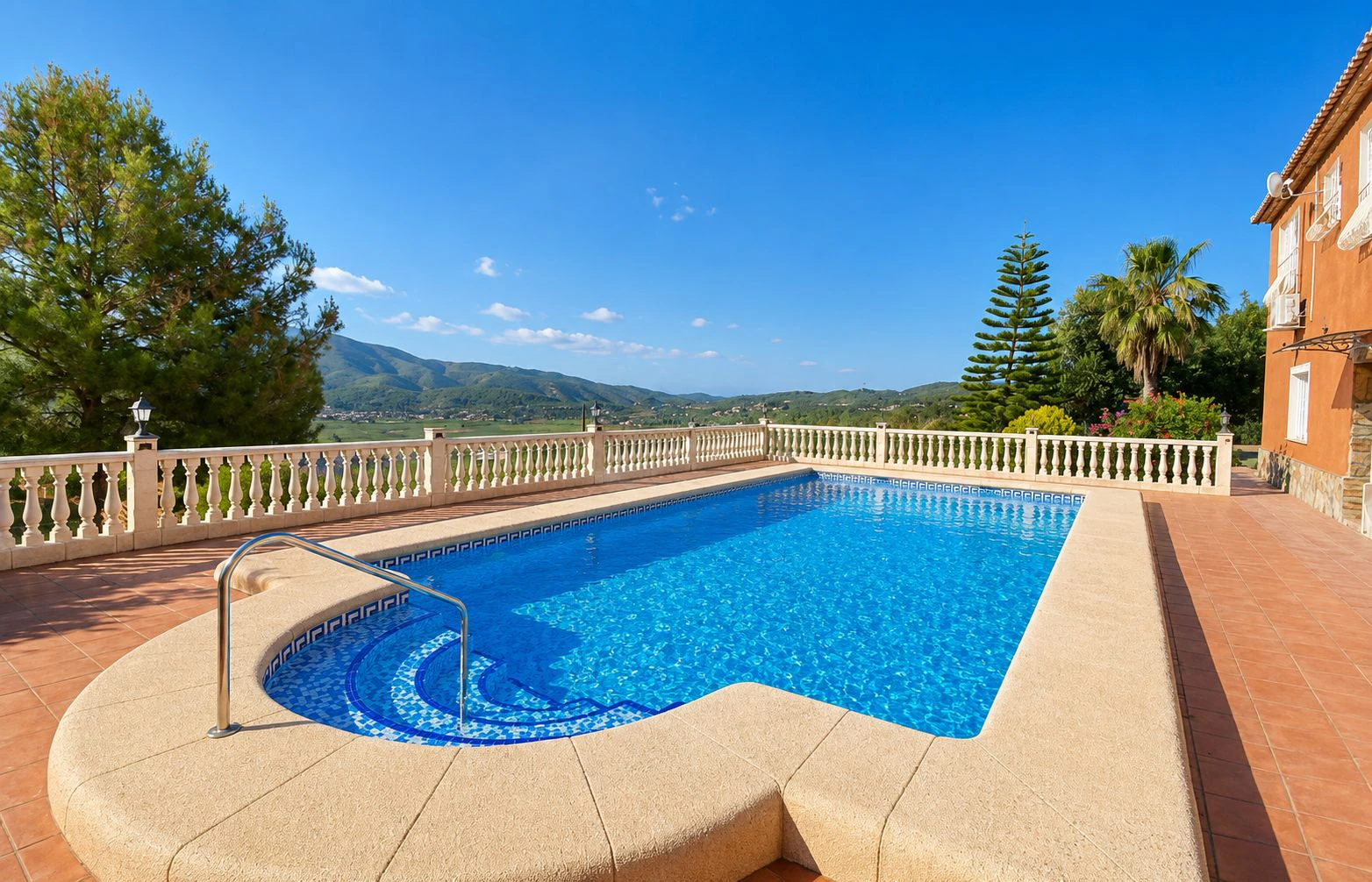 Villa for sale in Lliber: Panoramic views, large plot