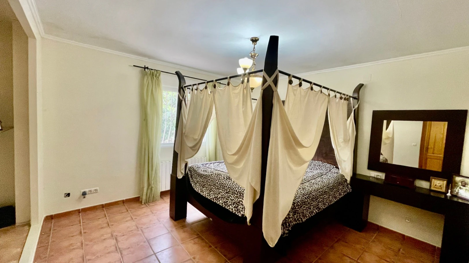 Villa for sale in Lliber: Panoramic views, large plot