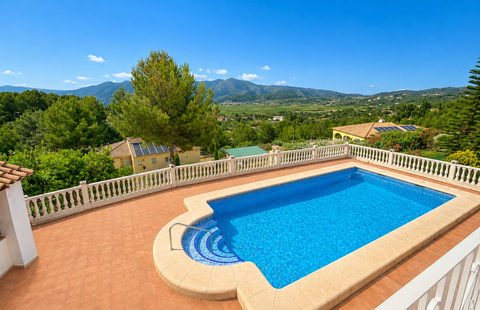 Villa for sale in Lliber: Panoramic views, large plot