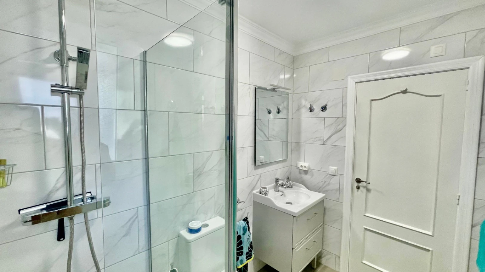 Villa en venta en Alcalali: elegante, de una sola planta, con vistas panorámicas