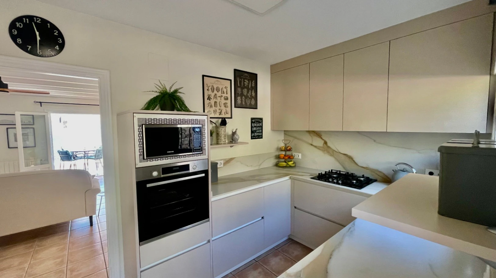 Villa en venta en Alcalali: elegante, de una sola planta, con vistas panorámicas