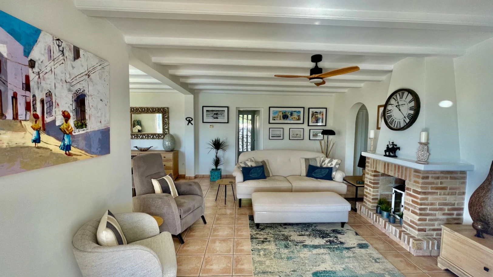 Villa en venta en Alcalali: elegante, de una sola planta, con vistas panorámicas