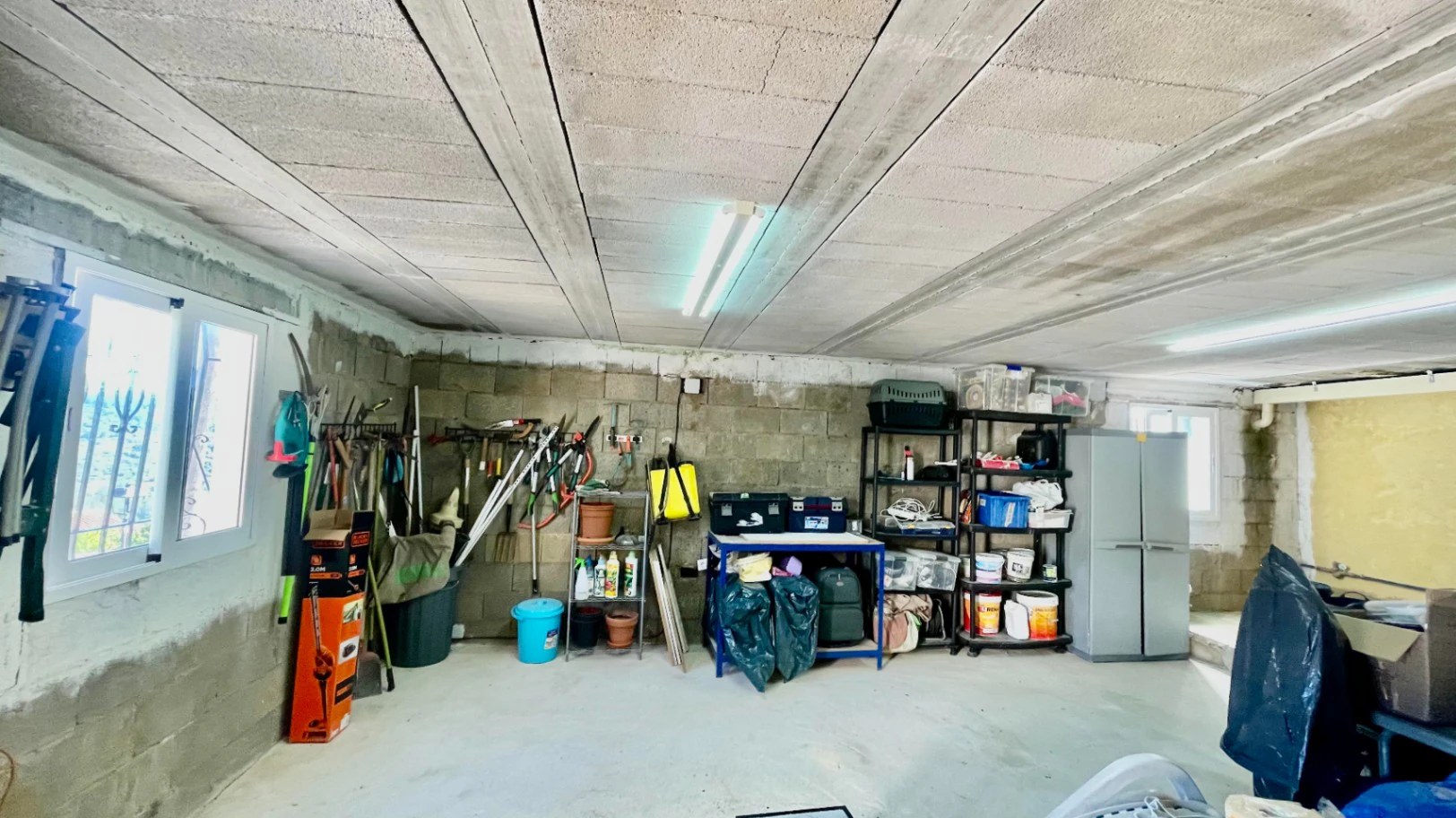 Villa en venta en Alcalali: elegante, de una sola planta, con vistas panorámicas