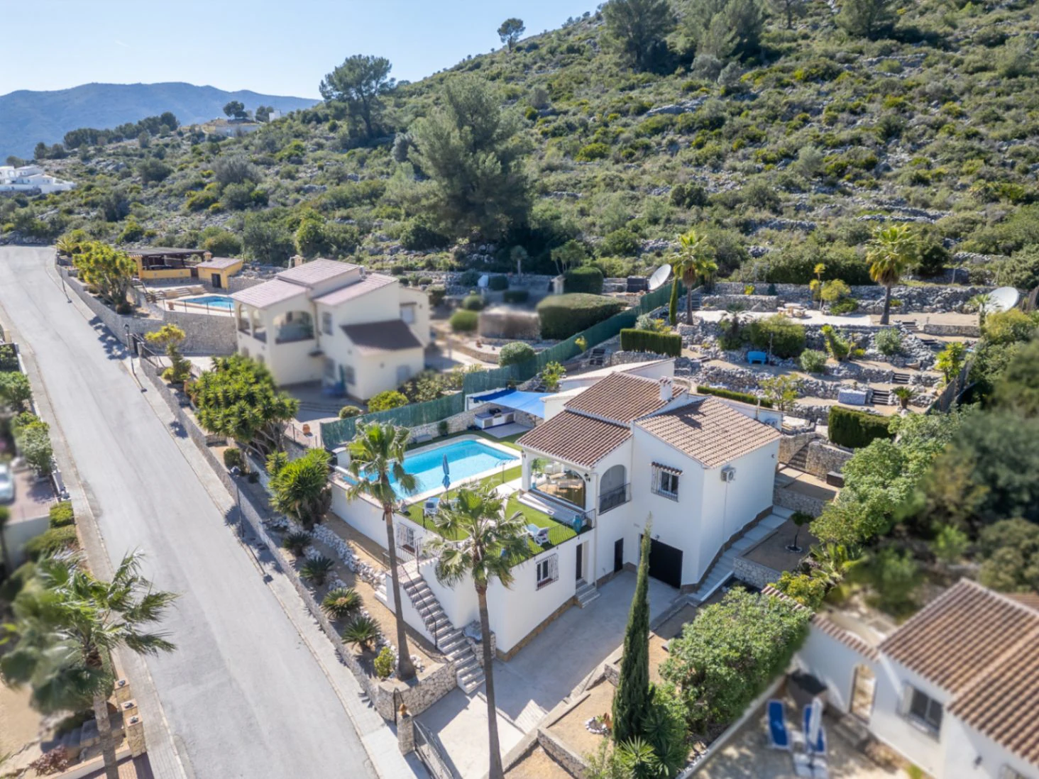 Villa en venta en Alcalali: elegante, de una sola planta, con vistas panorámicas