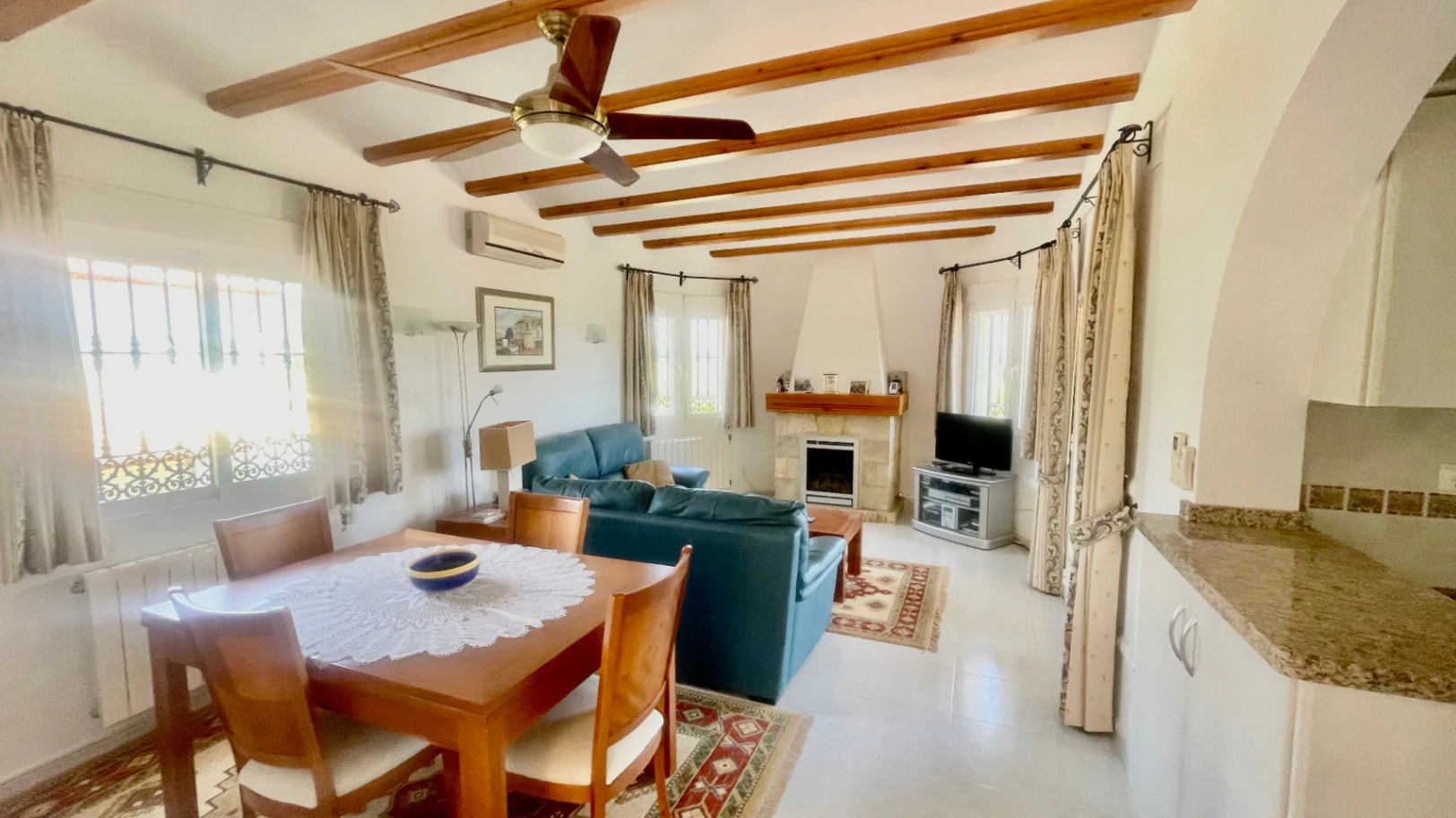 Villa for sale in Orba: Panoramic valley views