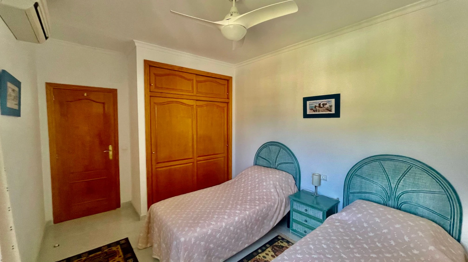Villa for sale in Orba: Panoramic valley views