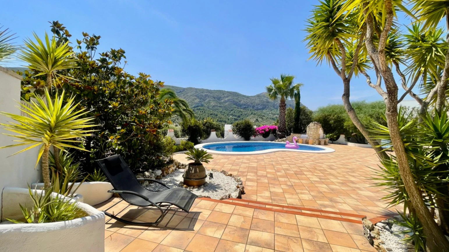 Villa te koop in Pedreguer - Privé, modern, panoramisch uitzicht