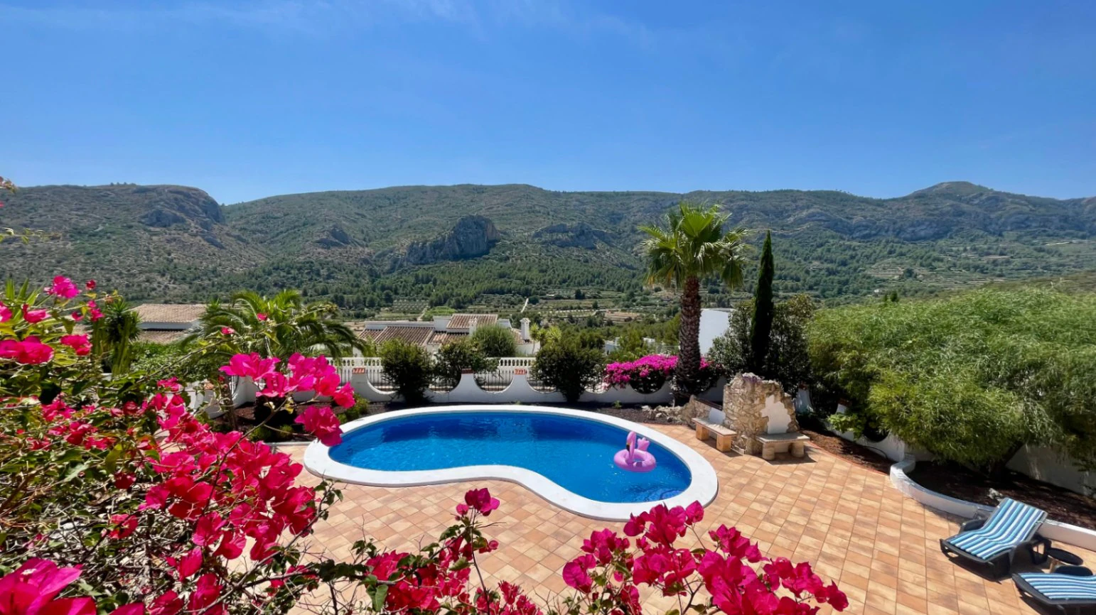 Villa te koop in Pedreguer - Privé, modern, panoramisch uitzicht