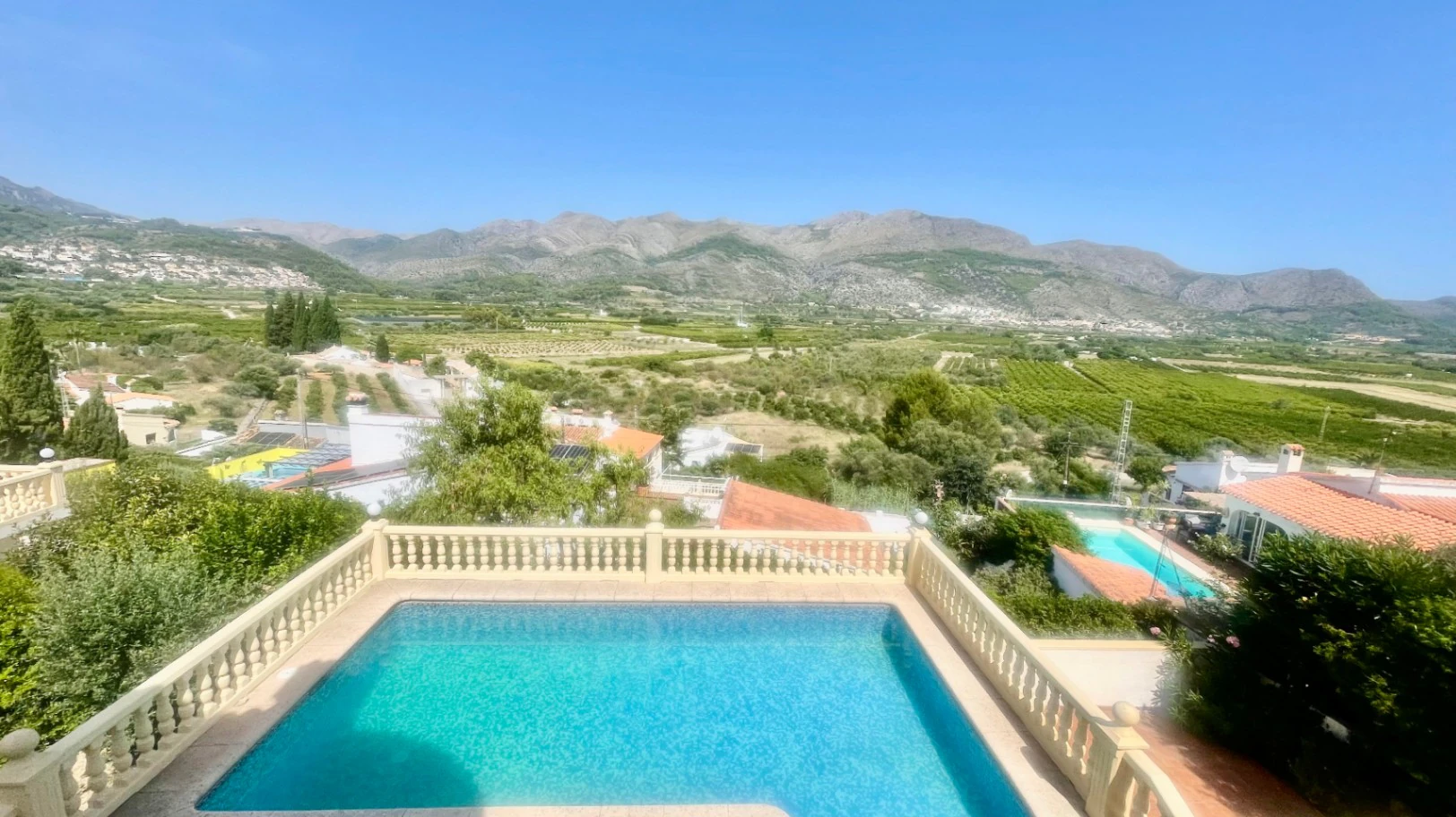 Villa for sale in Orba: Panoramic valley views