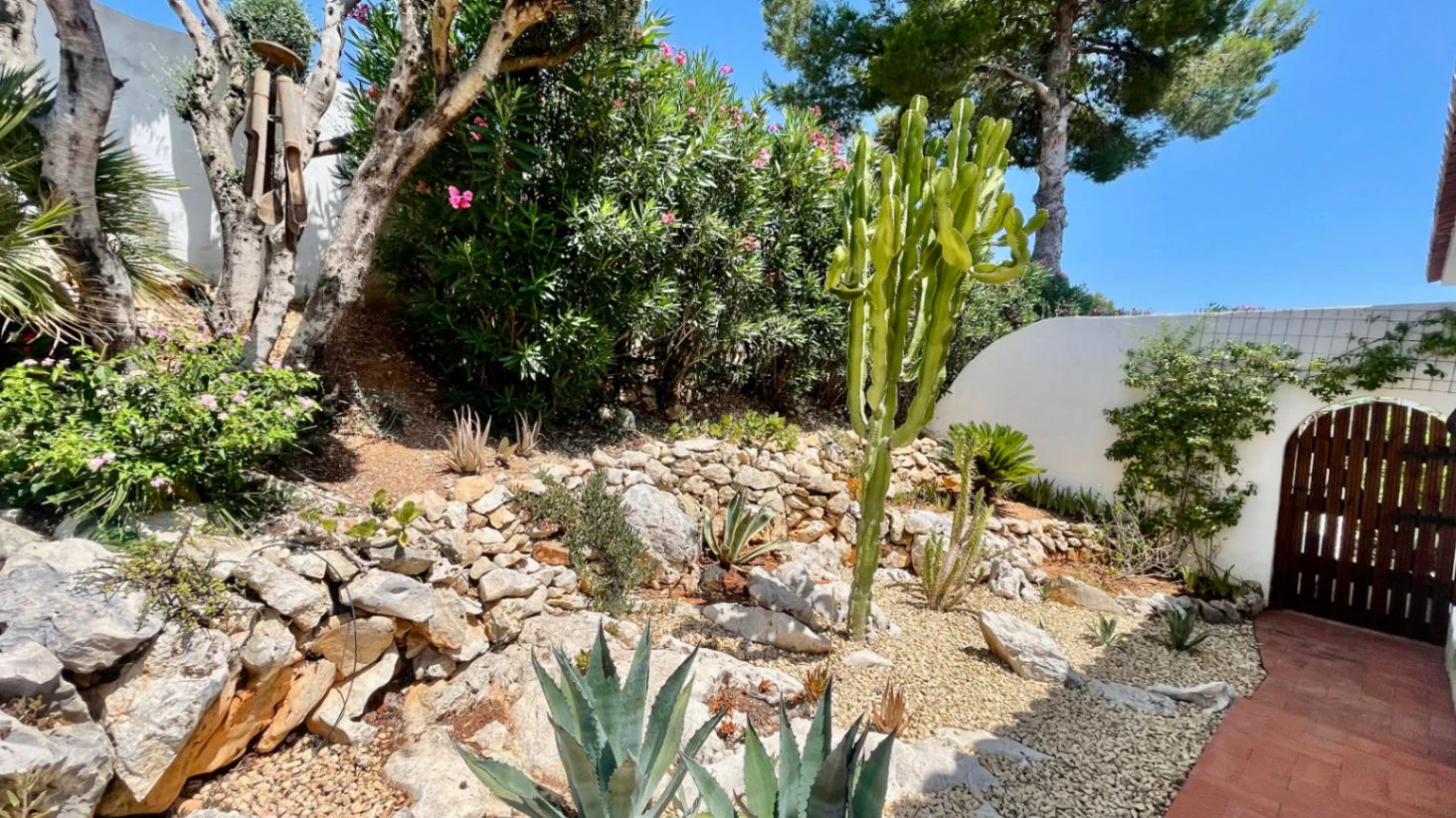 Villa te koop in Pedreguer - Privé, modern, panoramisch uitzicht