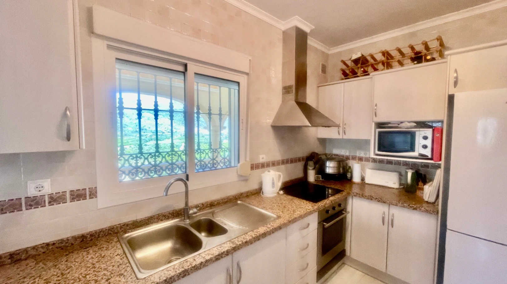Villa for sale in Orba: Panoramic valley views