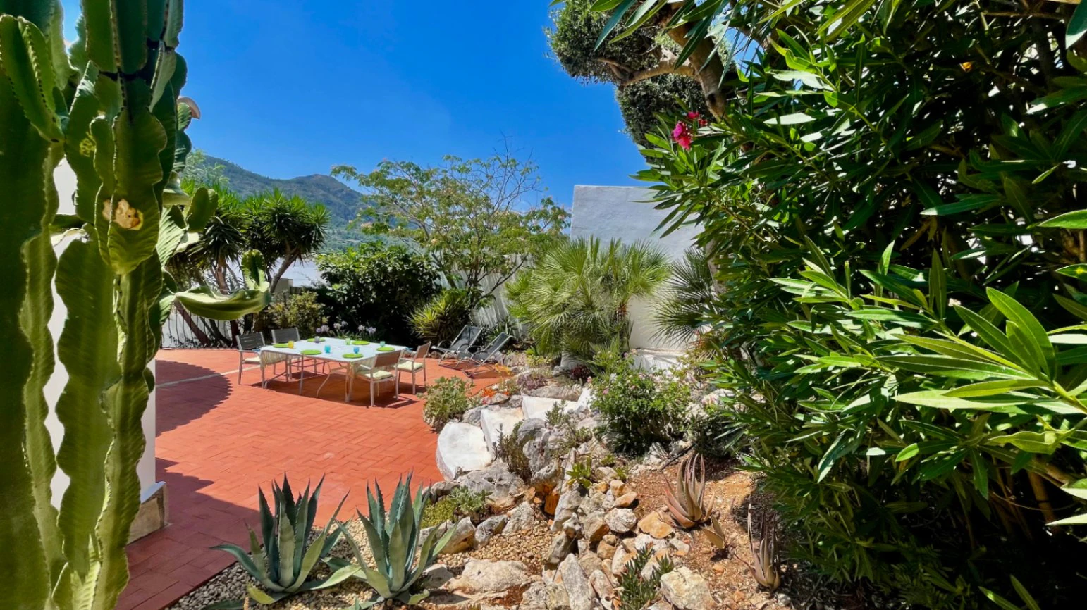Villa te koop in Pedreguer - Privé, modern, panoramisch uitzicht