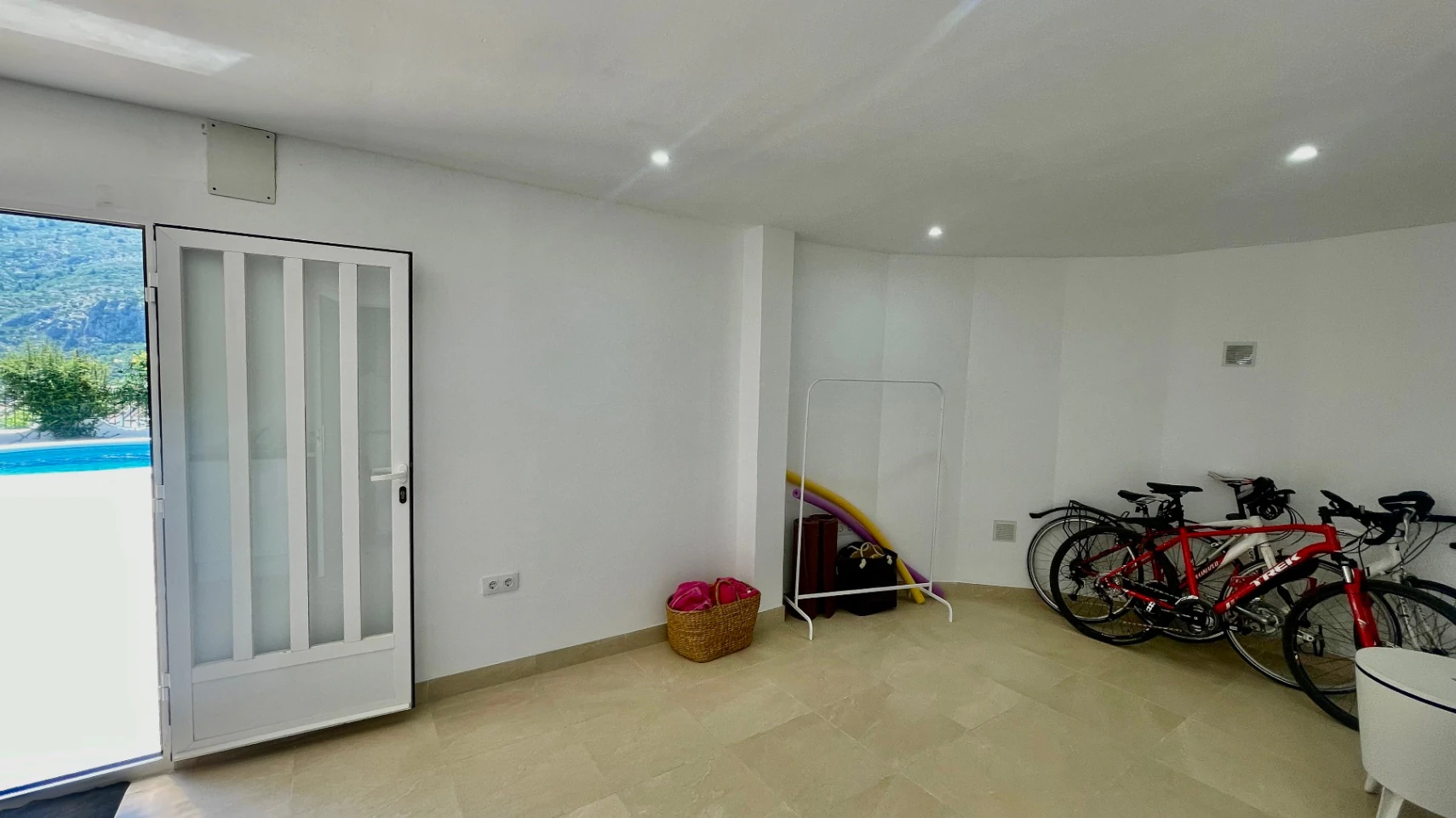 Villa te koop in Pedreguer - Privé, modern, panoramisch uitzicht
