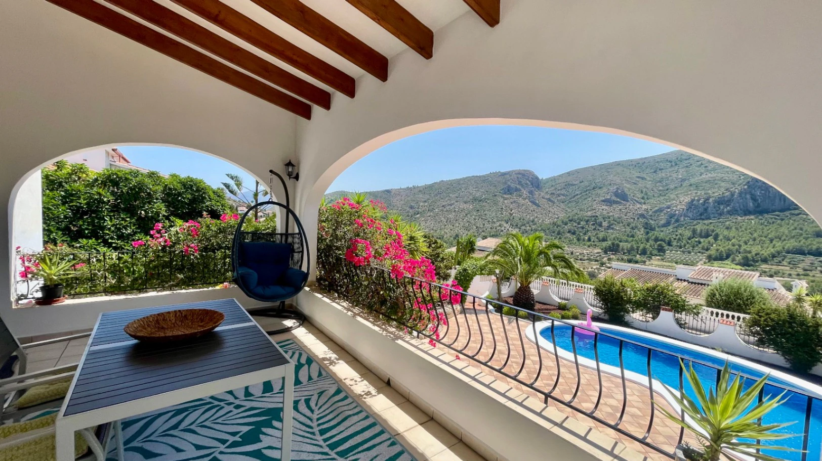 Villa for sale in Pedreguer - Private, modern, panoramic views