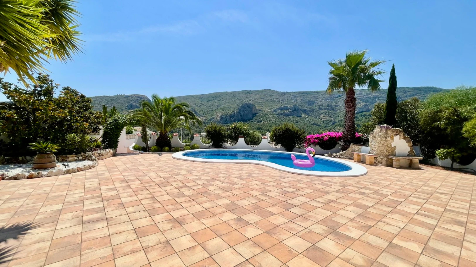 Villa for sale in Pedreguer - Private, modern, panoramic views