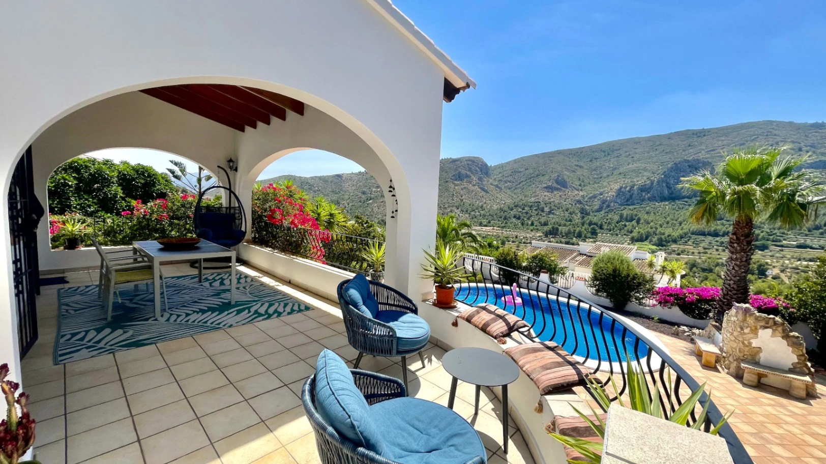 Villa for sale in Pedreguer - Private, modern, panoramic views