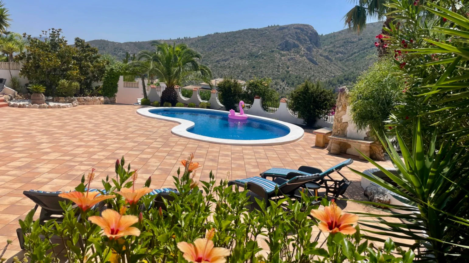 Villa for sale in Pedreguer - Private, modern, panoramic views