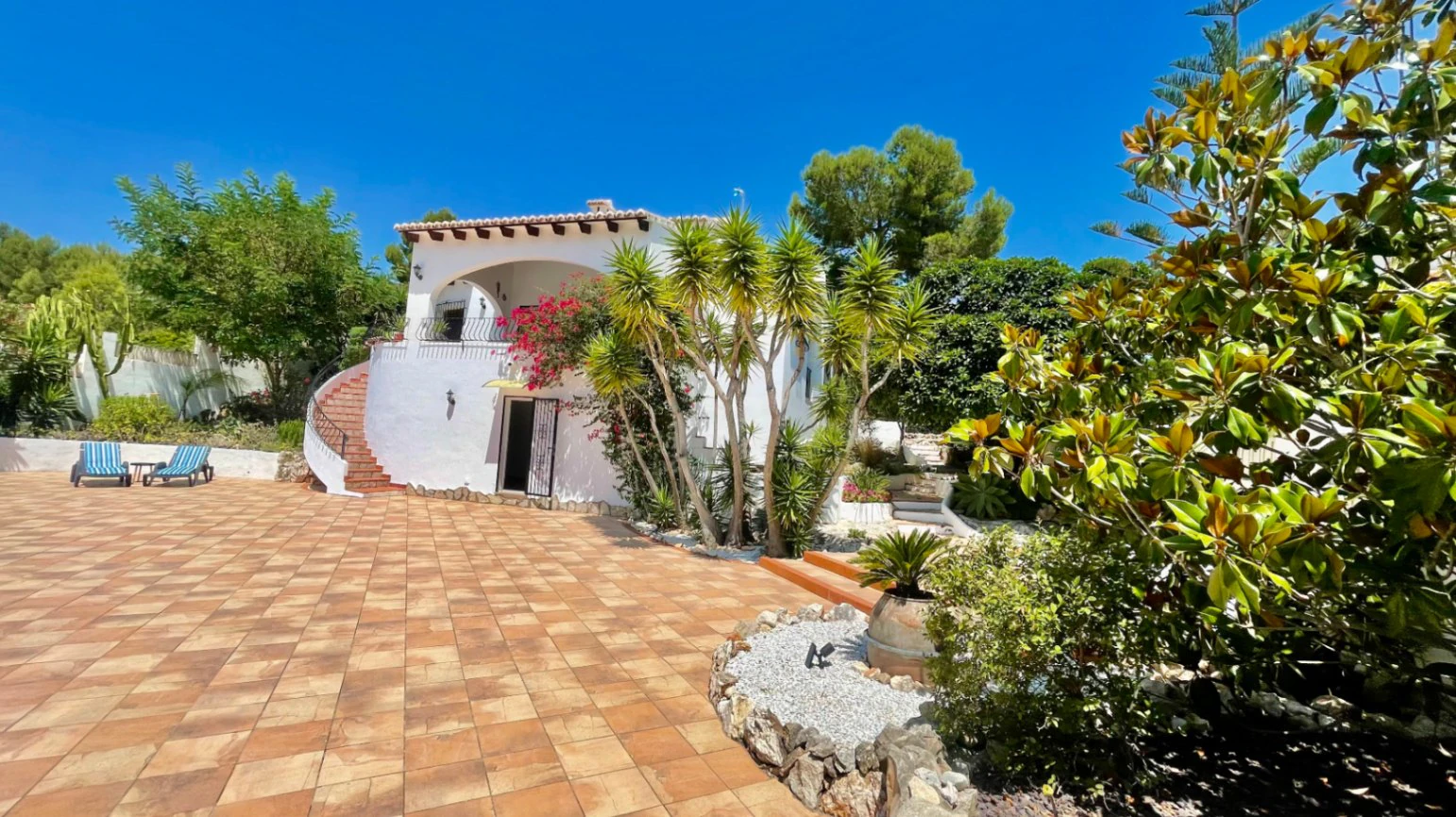 Villa for sale in Pedreguer - Private, modern, panoramic views