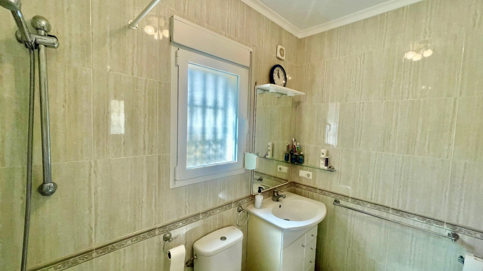 Villa for sale in Orba: Panoramic valley views