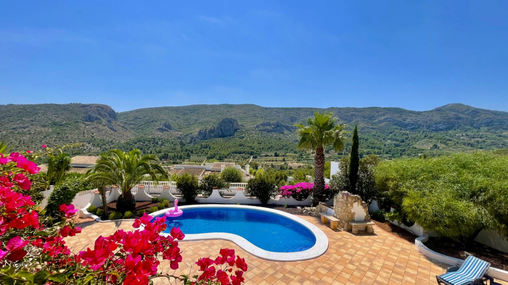 Villa for sale in Pedreguer - Private, modern, panoramic views