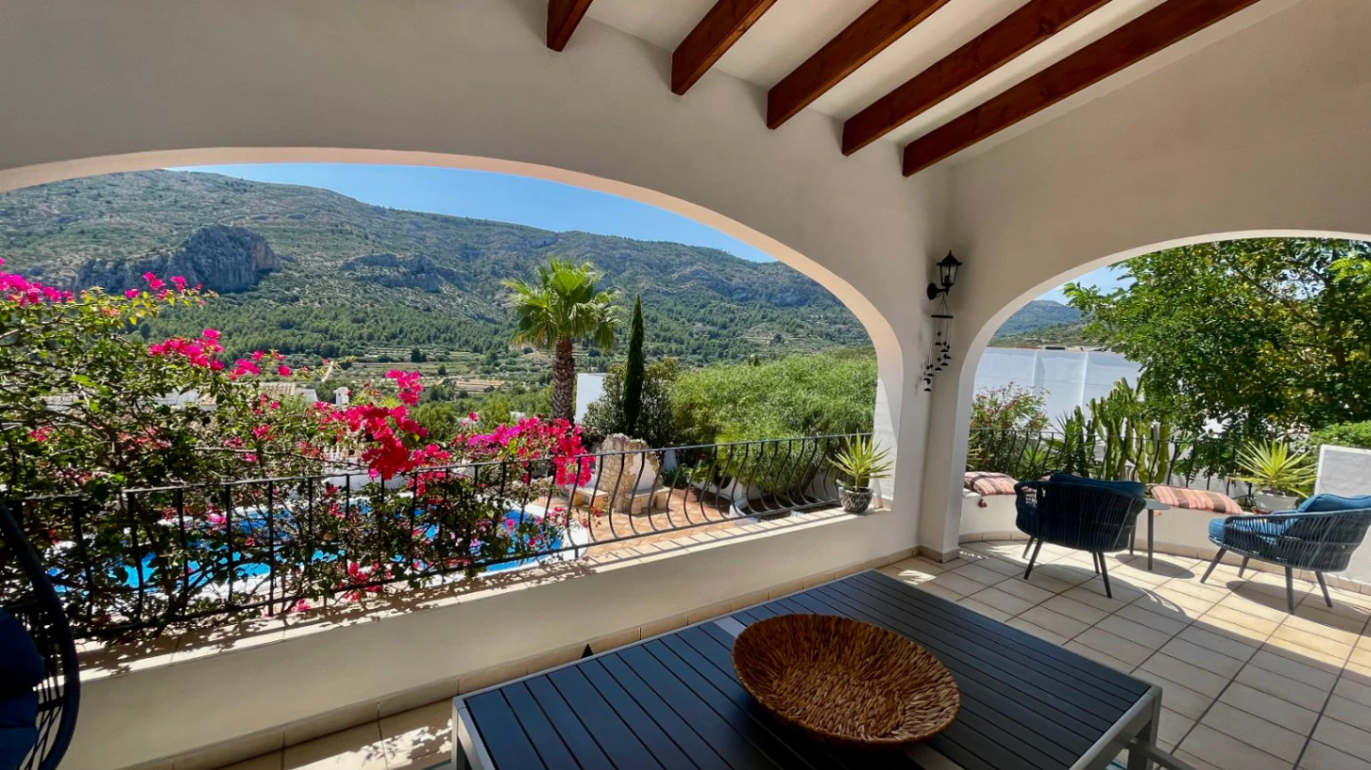 Villa for sale in Pedreguer - Private, modern, panoramic views