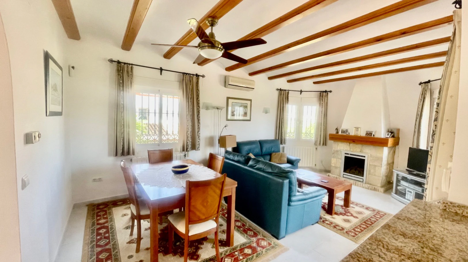 Villa for sale in Orba: Panoramic valley views