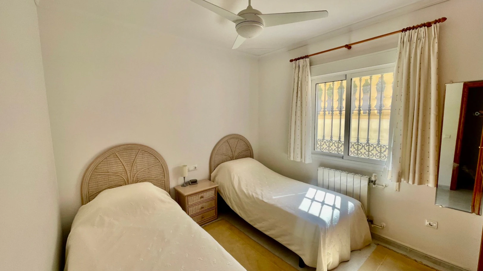 Villa for sale in Orba: Panoramic valley views