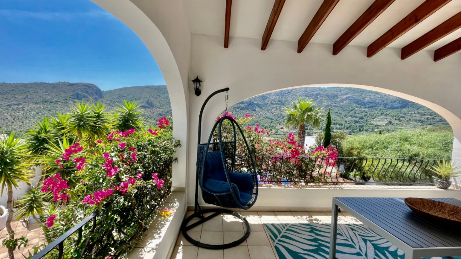 Villa for sale in Pedreguer - Private, modern, panoramic views