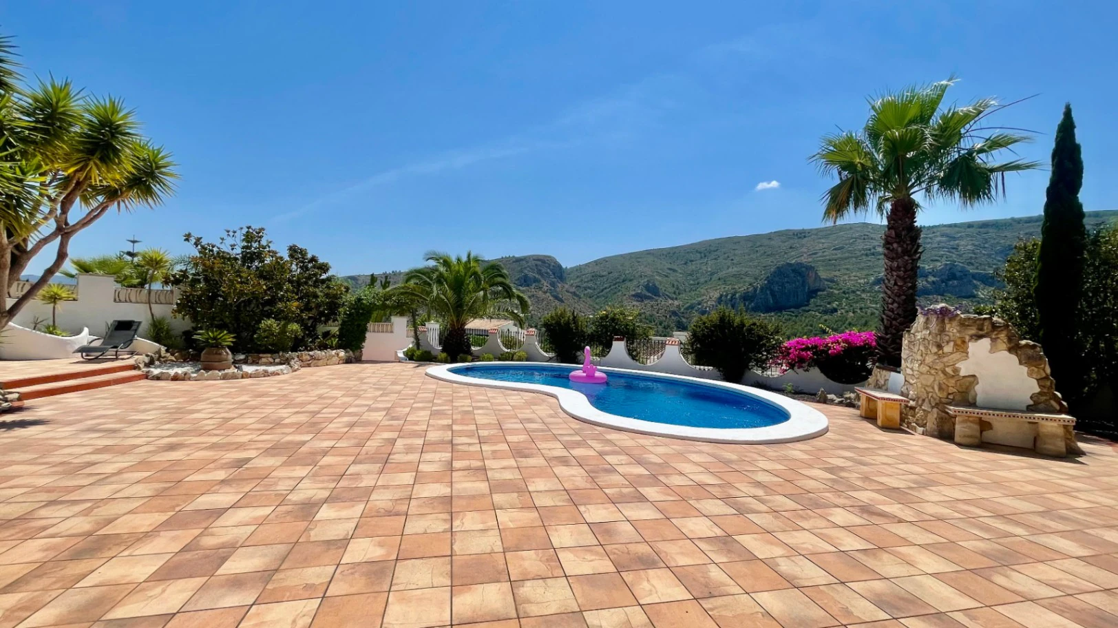 Villa for sale in Pedreguer - Private, modern, panoramic views