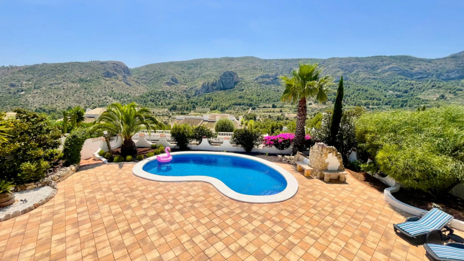 Villa for sale in Pedreguer - Private, modern, panoramic views