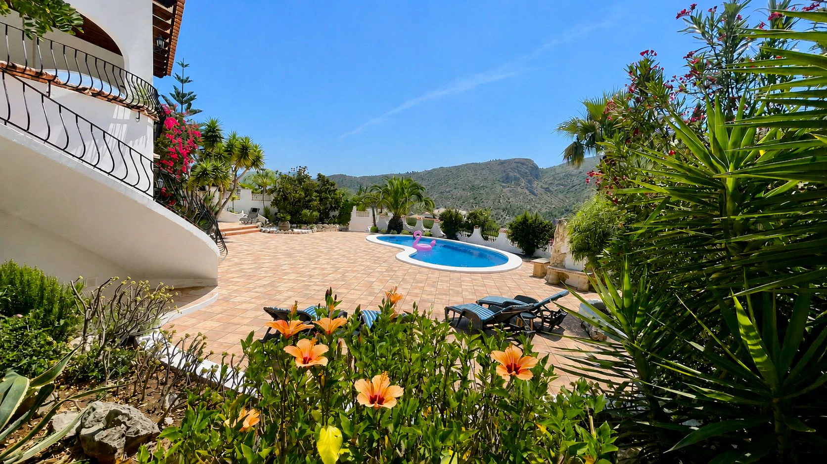 Villa for sale in Pedreguer - Private, modern, panoramic views