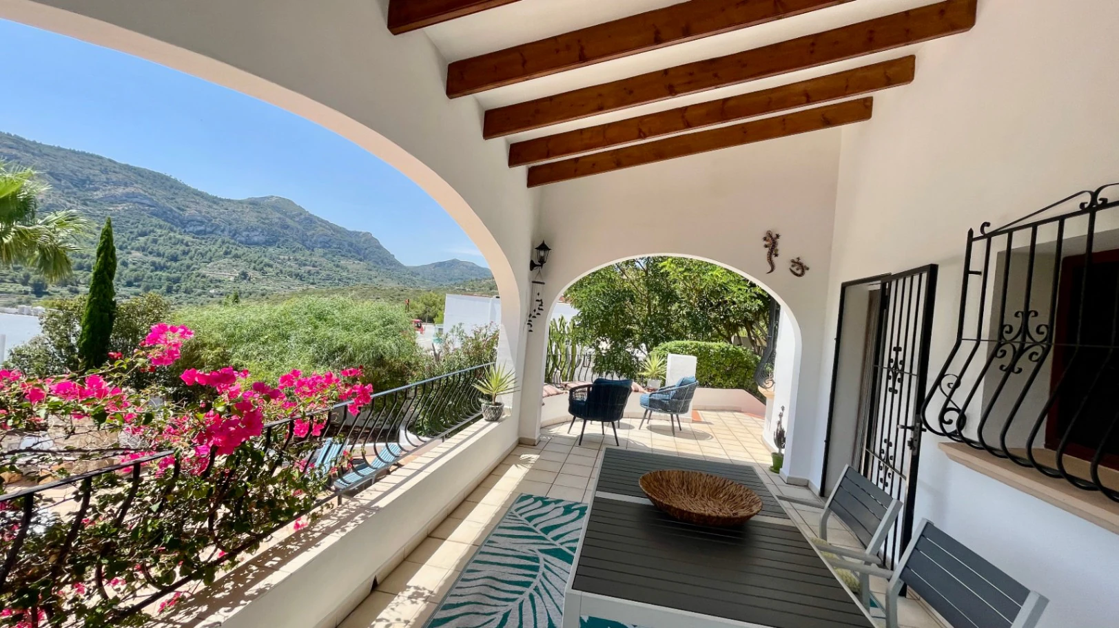 Villa for sale in Pedreguer - Private, modern, panoramic views