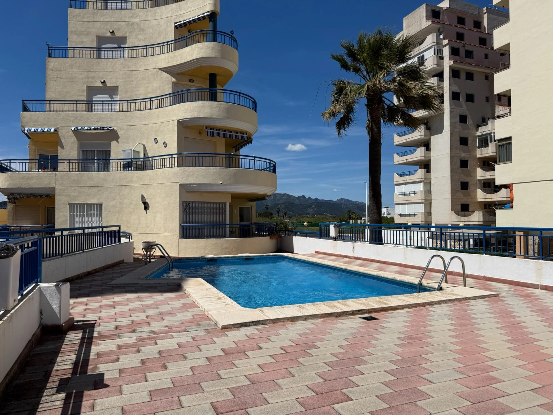 EDIFICIO PIRAMIDE