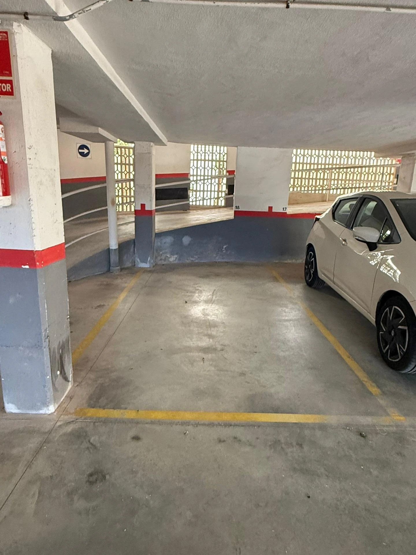 EDIFICIO BARLOVENTO II - PLAZA PARKING -