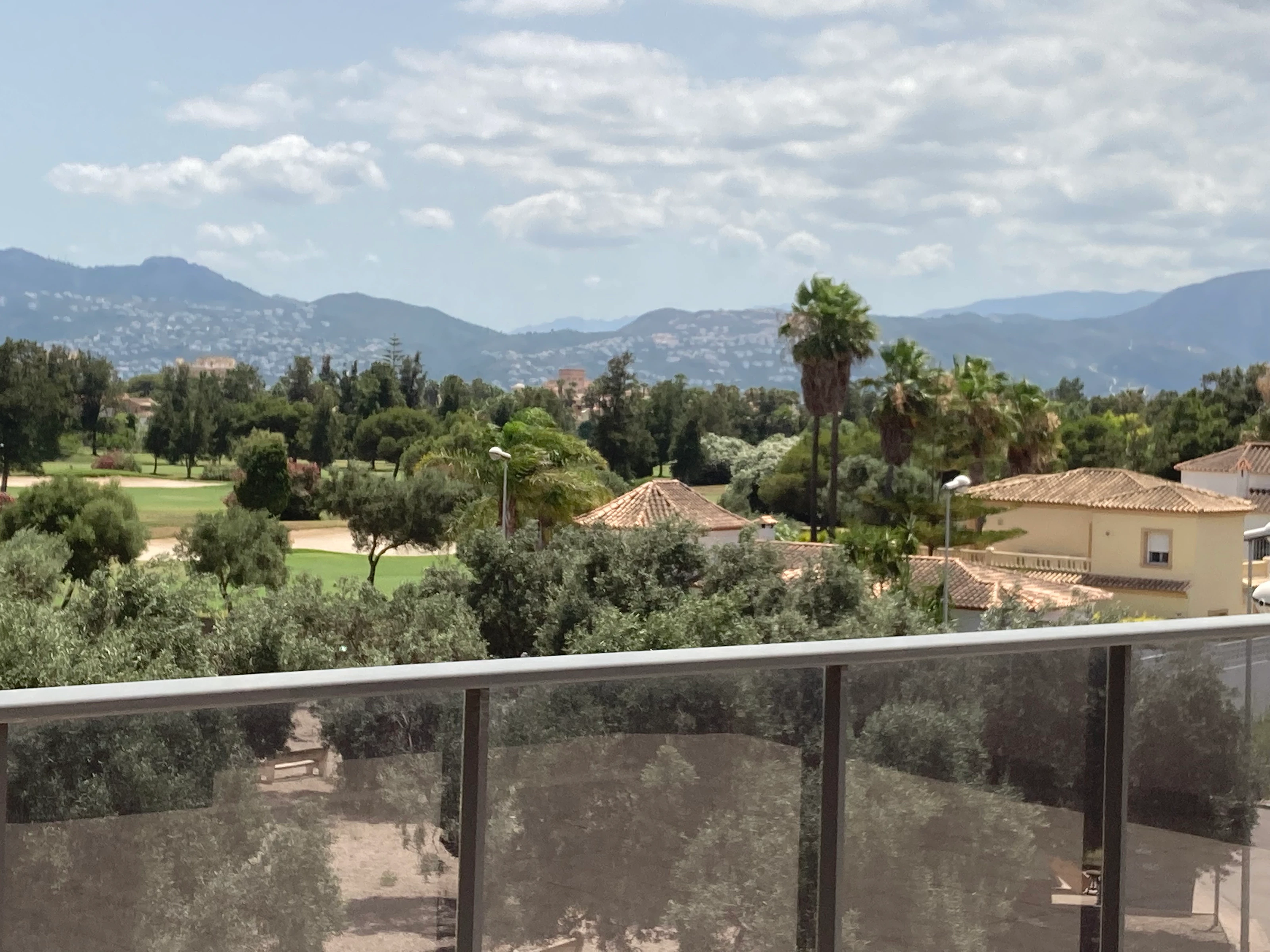 Espectacular apartamento con vistas panorámicas en Oliva Nova